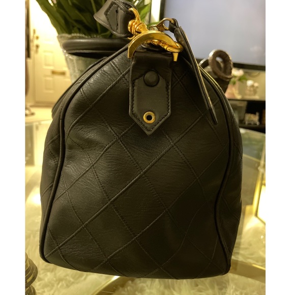 SALE!!! 🎉🎉🎉Chanel Vintage Lambskin Diamond Stitch Boston Bag - Picture 4 of 16